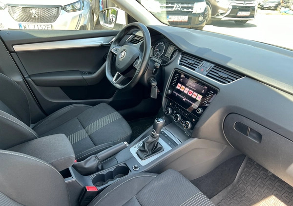 Skoda Octavia cena 53800 przebieg: 218245, rok produkcji 2018 z Wisła małe 326
